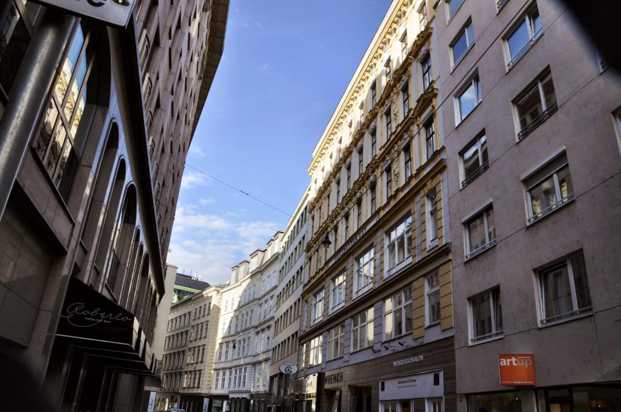 Private Comfort Stephansplatz - Self Check In Vienna Exterior photo