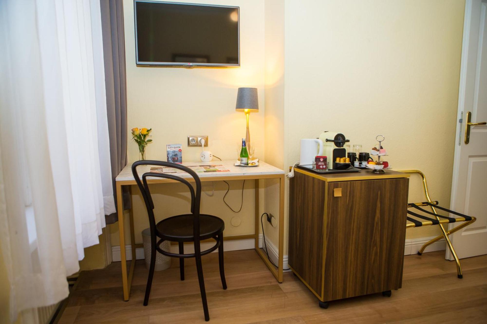 Private Comfort Stephansplatz - Self Check In Vienna Exterior photo